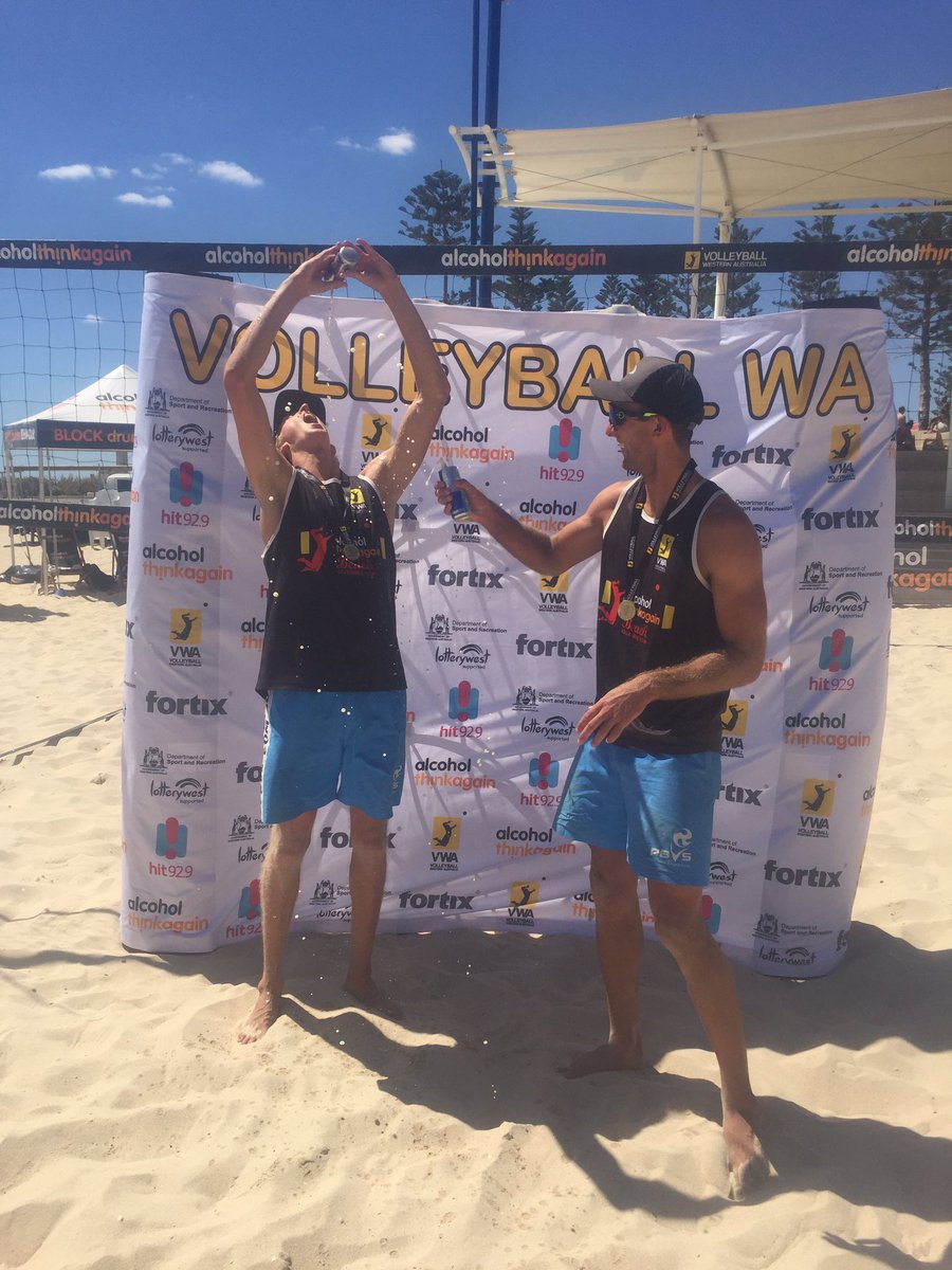 GrantSchubert14's tweet photo. Awesome to see @SchubertZachery and Cole win the WA open today. Boys on fire and cooling off with a @redbull. #nothinglikegold https://t.co/JwuXMXWVAJ
