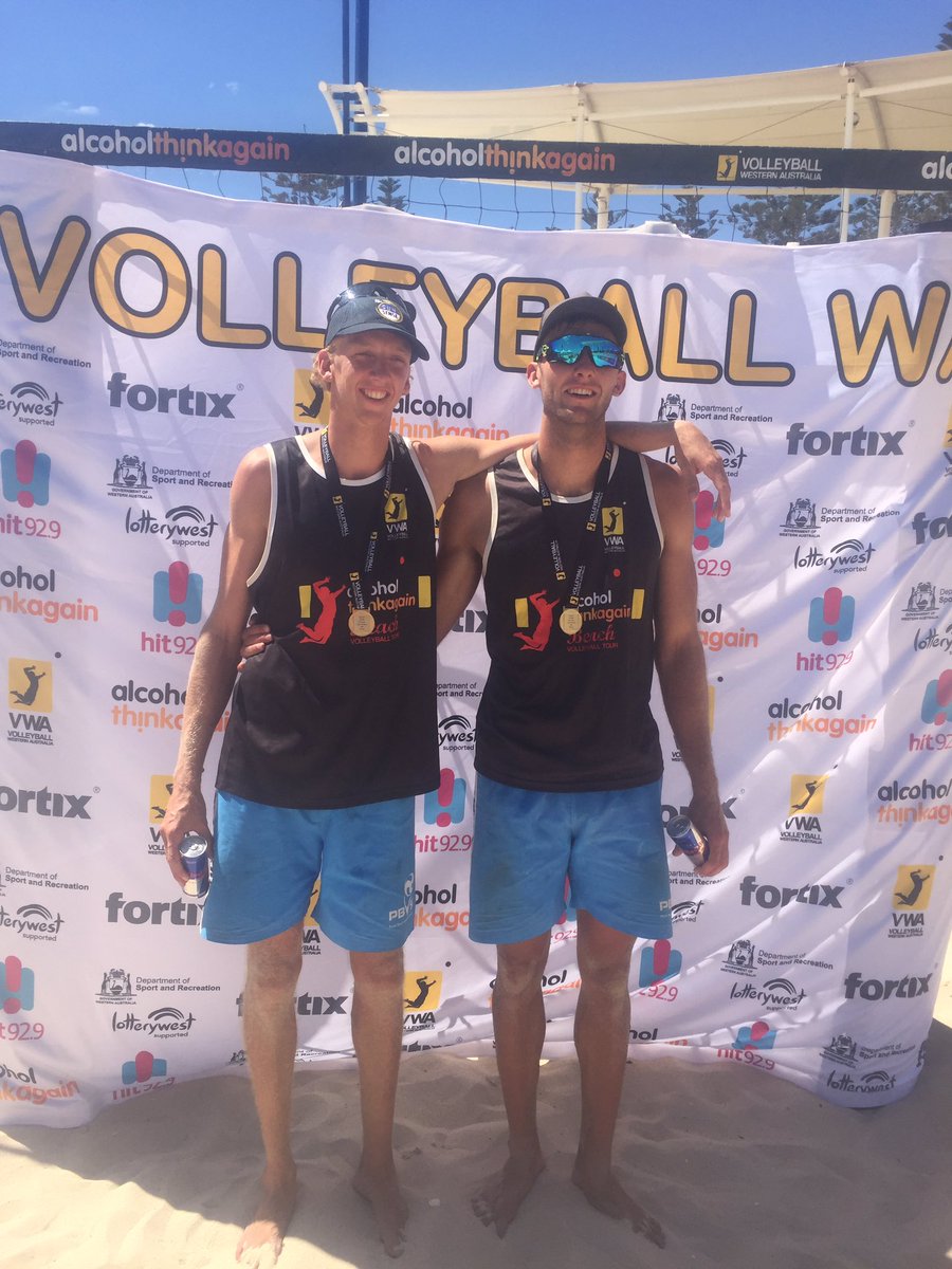 GrantSchubert14's tweet photo. Awesome to see @SchubertZachery and Cole win the WA open today. Boys on fire and cooling off with a @redbull. #nothinglikegold https://t.co/JwuXMXWVAJ