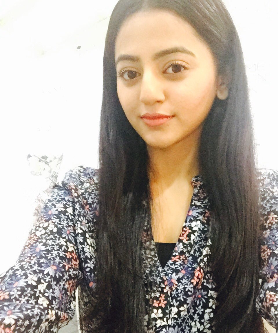OfficialHelly7's tweet photo. For everyone out there asking me to post a picture here 😘❤ https://t.co/nMWOEgMAkQ