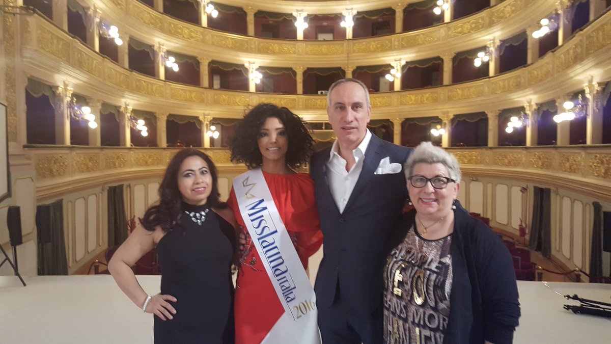 ModaGuApa's tweet photo. Staff MISS LATINA ITALIA presenti al MedModa #modaguapa #fashionblogger #style #glam #styleshare #fanpage #follow4follow #medmoda https://t.co/Wb5dfgPo8x