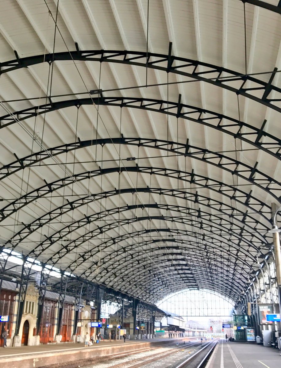 heleen_weisz's tweet photo. @NLEGIOEN Station Haarlem https://t.co/bguxt5nqB7