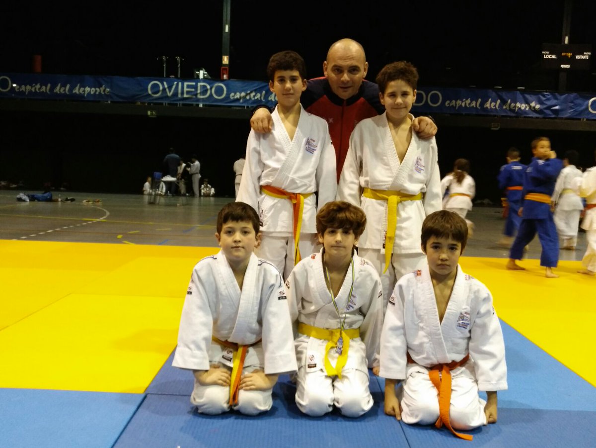 JudoGrupo's tweet photo. Finalizado el ranking .Regresamos a casa con buenas sensaciones de ir poco a poco progresando.
Tomás Alvarez consiguió el bronce. #RGCC https://t.co/ENdPMk4iFo