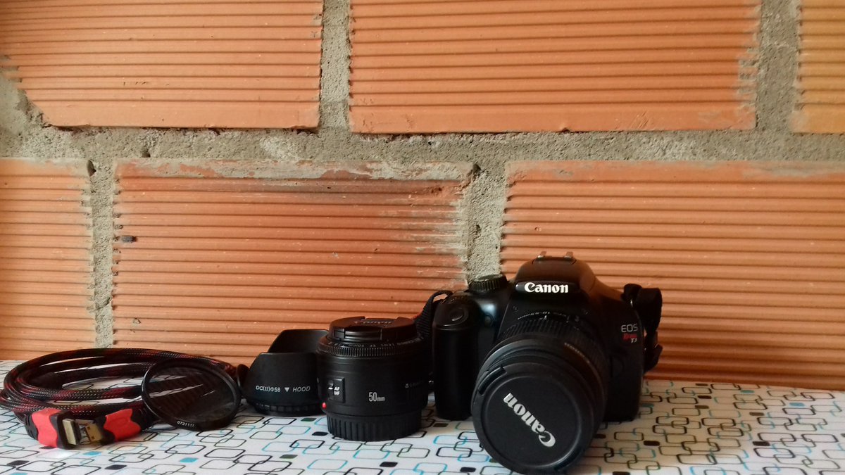jomamovi's tweet image. #OLXPremiaLos40 Revisa mi anuncio Vendo Camara Canon Eos Rebel T3 + Accesorios tame.olx.com.co/camara-canon-e…