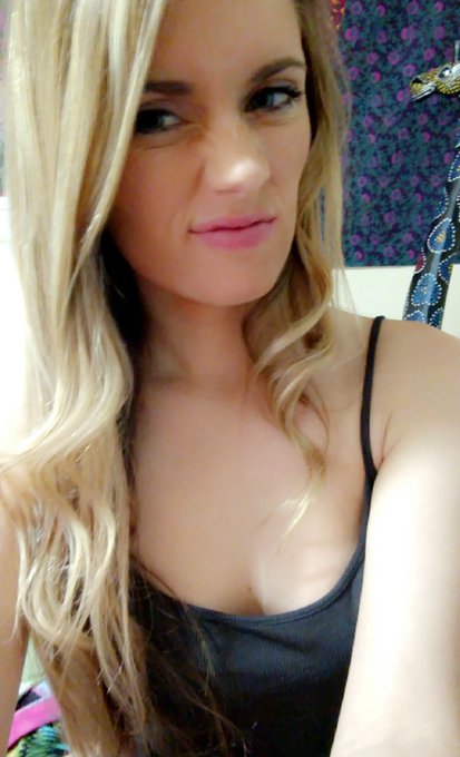 Online all day! Come see me! https://t.co/CYNGHGvEVc