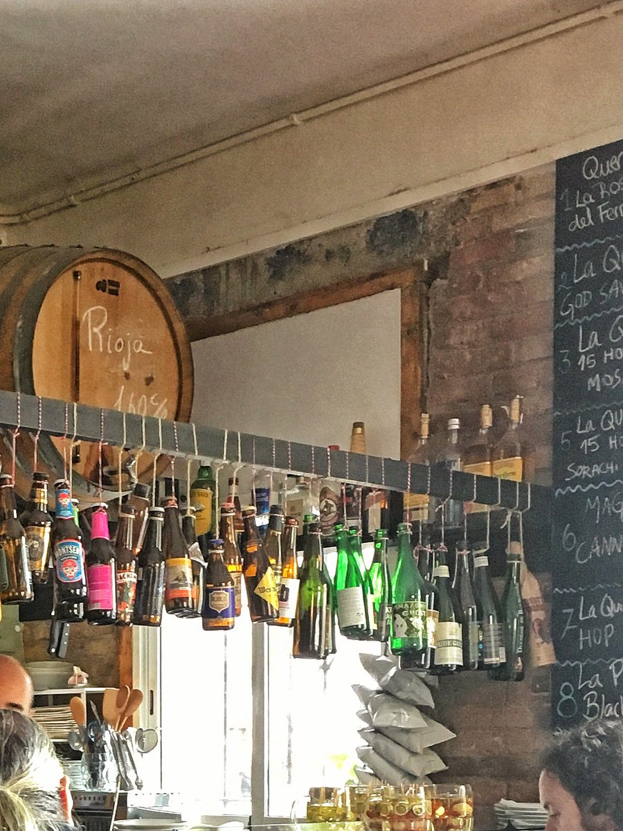BCNbeerguide's tweet photo. Craft beer &amp; wine meet at #BodegaFermín #barceloneta #beercelona #CraftBeer https://t.co/UtEnqXipBd