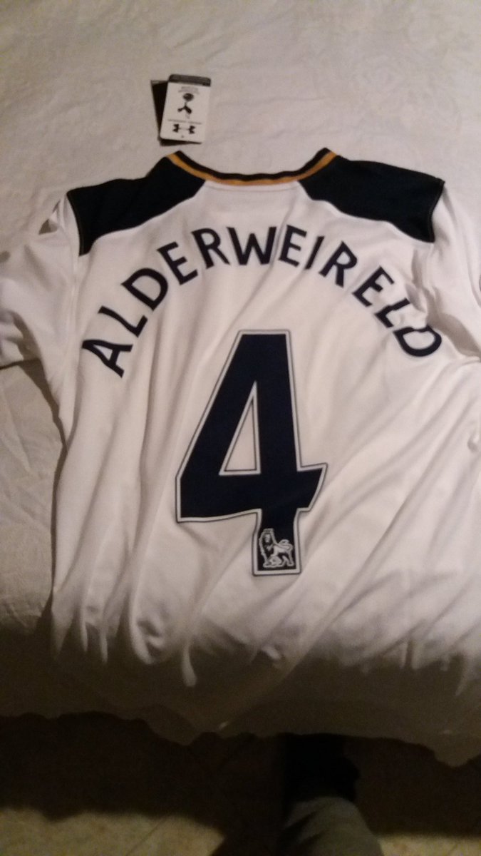 mrssibu's tweet photo. @AlderweireldTob ad ogni partita saremo una persona sola....c'mon #coys https://t.co/K6de2znVIz