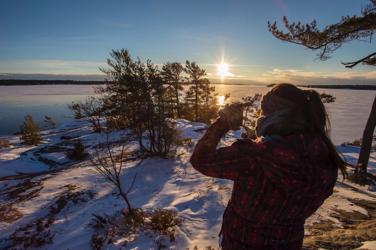 OntarioParksNE's tweet photo. A snowshoer takes a #sunset photo @KillbearPP. Do your #SundayFunday plans include a #SundaySelfie @OntarioParks? https://t.co/cxCfc4Te7h https://t.co/RUCqya1lCy