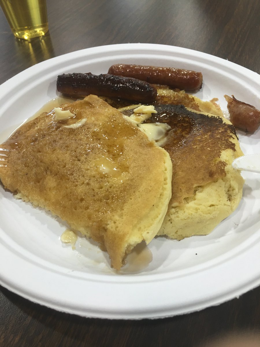 Great turnout in #PortCarling for the <a href="/PortCarlingLion/">Port Carling Lions</a> pancake breakfast! #Muskoka