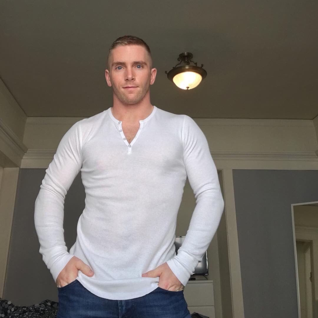 Goodluc83254829's tweet image. #instagay #gay #INS #scottriley @scottrileyx #fashion #fuggit Look!! Sometimes I wear clothes!!!#gaystagram #LOVE 
#scottriley @scottrileyx