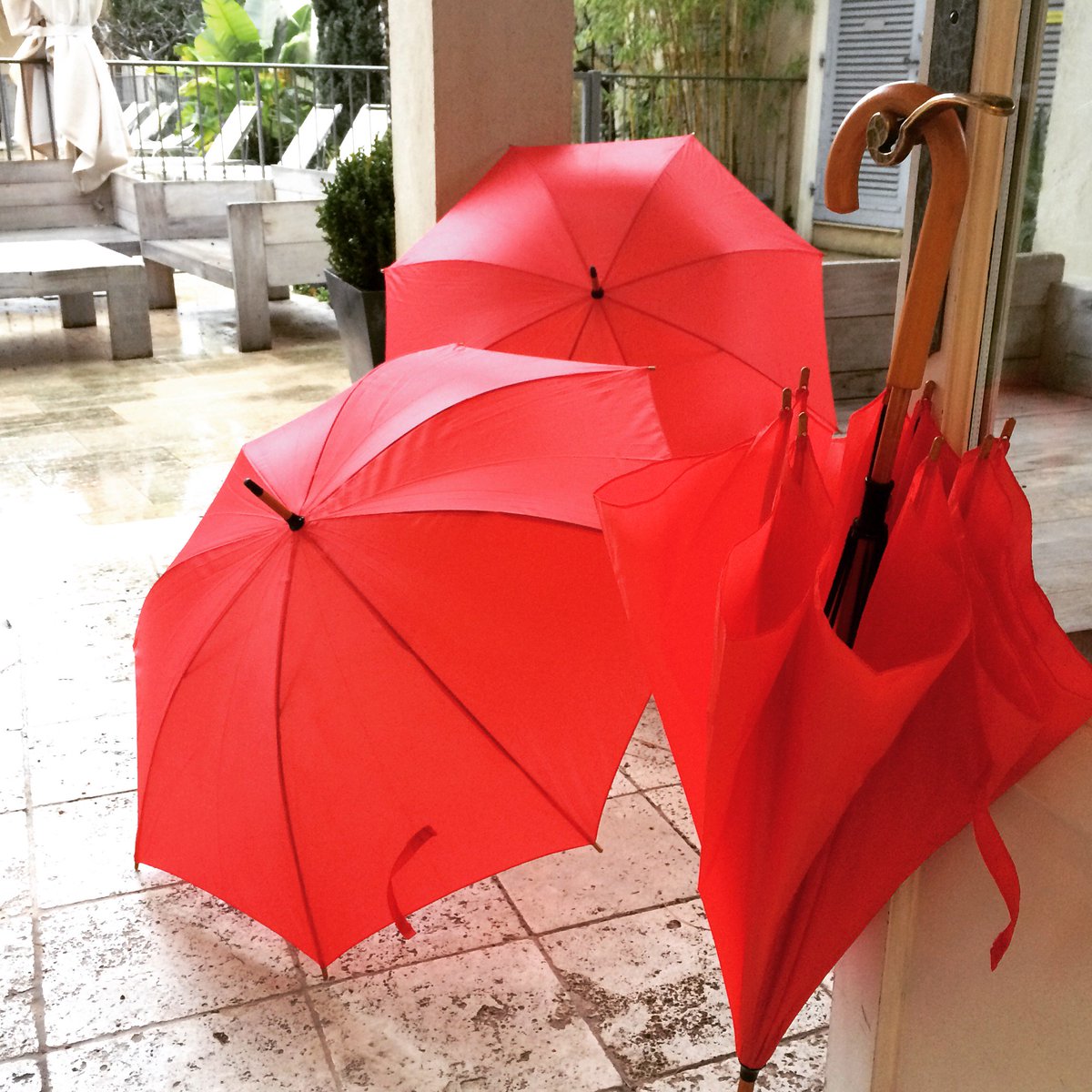pastissttropez's tweet photo. 'nothing like a red umbrella to brighten up a dull day. in Feb. @pastissttropez @thisissttropez #placetobeguide #theedit #stella_telegraph https://t.co/JEv4hYmaFR