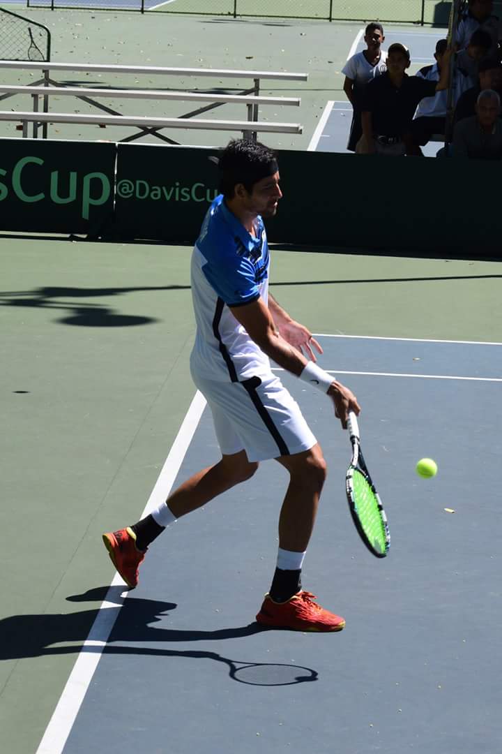 esmeraldaayala7's tweet photo. @CopaDavis Los hermanos Arévalo ganan en dobles 6-4, 6-7(5), 6-4 y 6-2 y ponen serie a favor de El Salvador. #ESABOL https://t.co/afqgFVuvzy