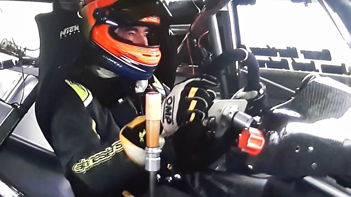 sprint221's tweet photo. El jefe salio a correr vamos Guri!!!! @guriomar1 #TCMouras #MarDeAjo #FordTc https://t.co/6jigJmE8O3