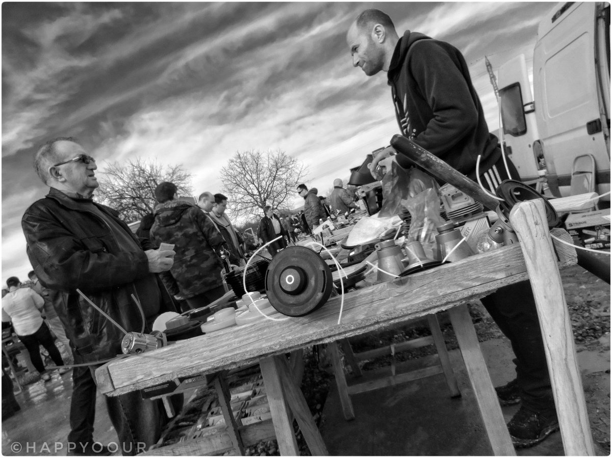 milancekic's tweet image. Egalite
#zagreb #streetphoto #STREETGRAPHY #blackandwhite #bnw #blackandwhitephotography #photography #fleamarket #Monochrome