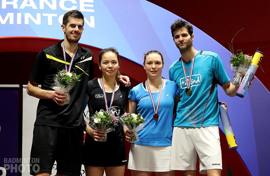 FFBaD's tweet photo. Et voici donc nos médaillés du jour ! C'est la fin des championnats de France, à l'année prochaine 😀 #Amiensbad2017 https://t.co/Gw3KqnNtVx