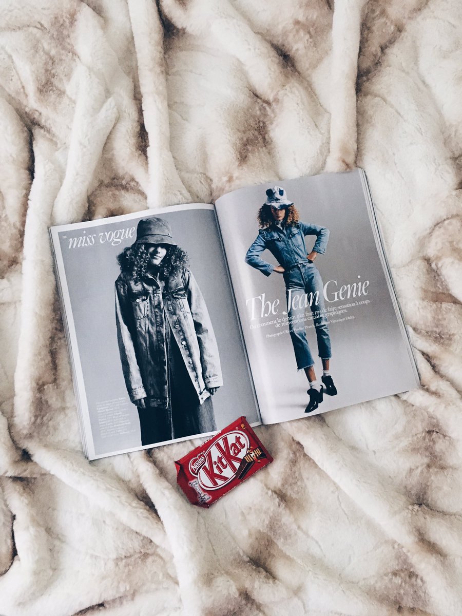 LComptoir's tweet photo. #MiMomento 📖🍫🙌🏼 @kitkatspain @VogueParis https://t.co/j1VrnElthW