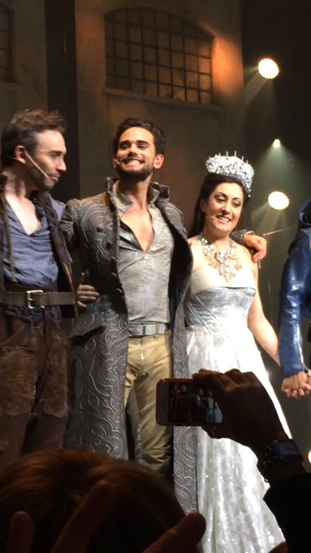 emeline_pcl's tweet photo. Merci pour se magnifique spectacle @golanyosef_off @Victoria_Off #zeduc #zequeen @Les3MOff #rouen 😘 https://t.co/8DA2mRRqK7
