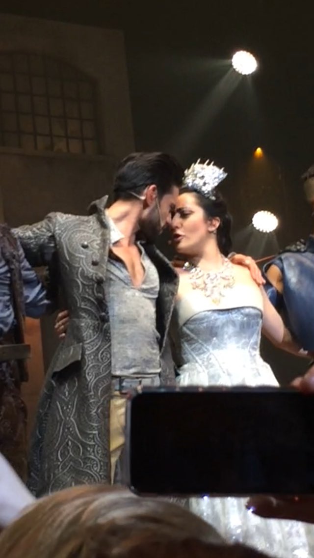 emeline_pcl's tweet photo. Merci pour se magnifique spectacle @golanyosef_off @Victoria_Off #zeduc #zequeen @Les3MOff #rouen 😘 https://t.co/8DA2mRRqK7