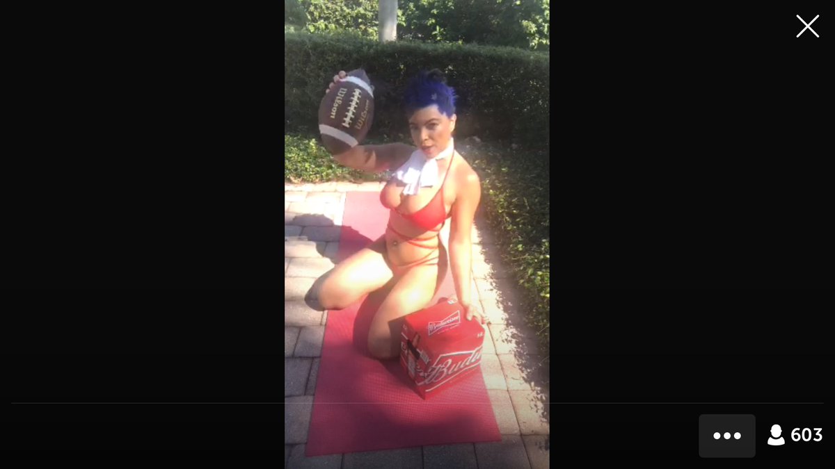 johsalyn's tweet photo. We got our morning stretch on with MzSadie! #SuperBowl #Budweiser @mzsadie #yoga #StretchinStyle https://t.co/Xj3NI62Np6