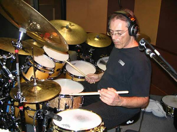Happy 61st birthday to Vinnie Colaiuta!      