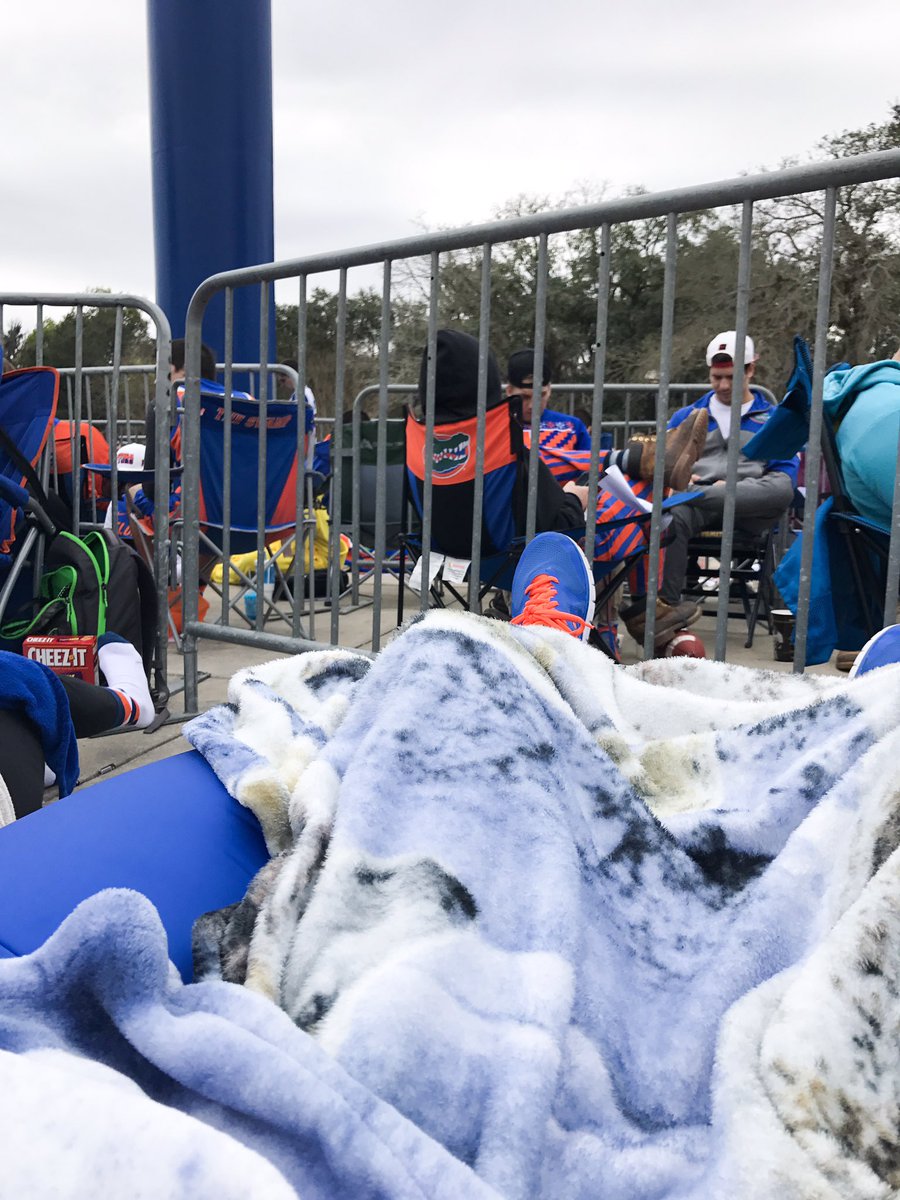 JoshD98's tweet photo. Glad I got to camp and spend the game with these guys. Wouldn't have had it any other way. #ItsGreatUF #SecondRowSquad https://t.co/se3nmOuusN