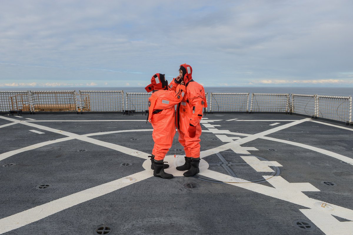 EstherHorvath3's tweet photo. I am a photographer focusing on climate change in the #Arctic .I always love to #DressLikeAWoman .Getting dressed in survival suit in Arctic https://t.co/sR3bEIw55R