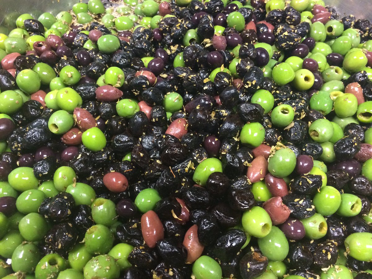 BucatiniEdmonds's tweet photo. .Have you tried our #antipasto? We have a new #captainslist too with great wine selections to pair. Look at the olives #yum https://t.co/ER1z6UYXcj
