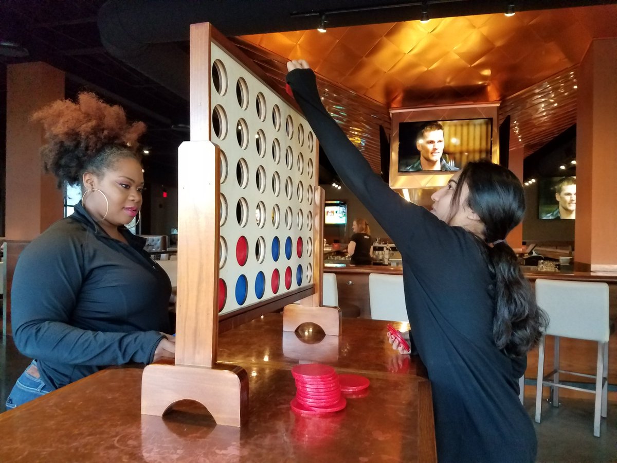 fuzzybamboo's tweet photo. #UPSHOW #OTPHNV #SuperBowl https://t.co/hXjOYyd06c