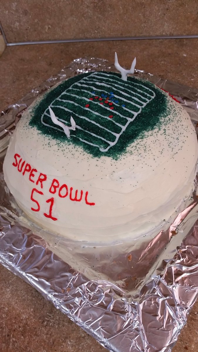 Killrbee18's tweet photo. My simple Super Bowl cake.  Love FOOTBALL! https://t.co/1wRZWsPbb7
