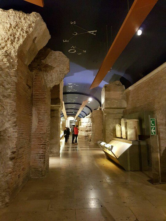 jsegalb's tweet photo. Constelaciones en el techo del Tabularium de los Museos Capitolinos de Roma #starsinheaven @HistAstro @agomezroldan https://t.co/Z4U6tL9V56