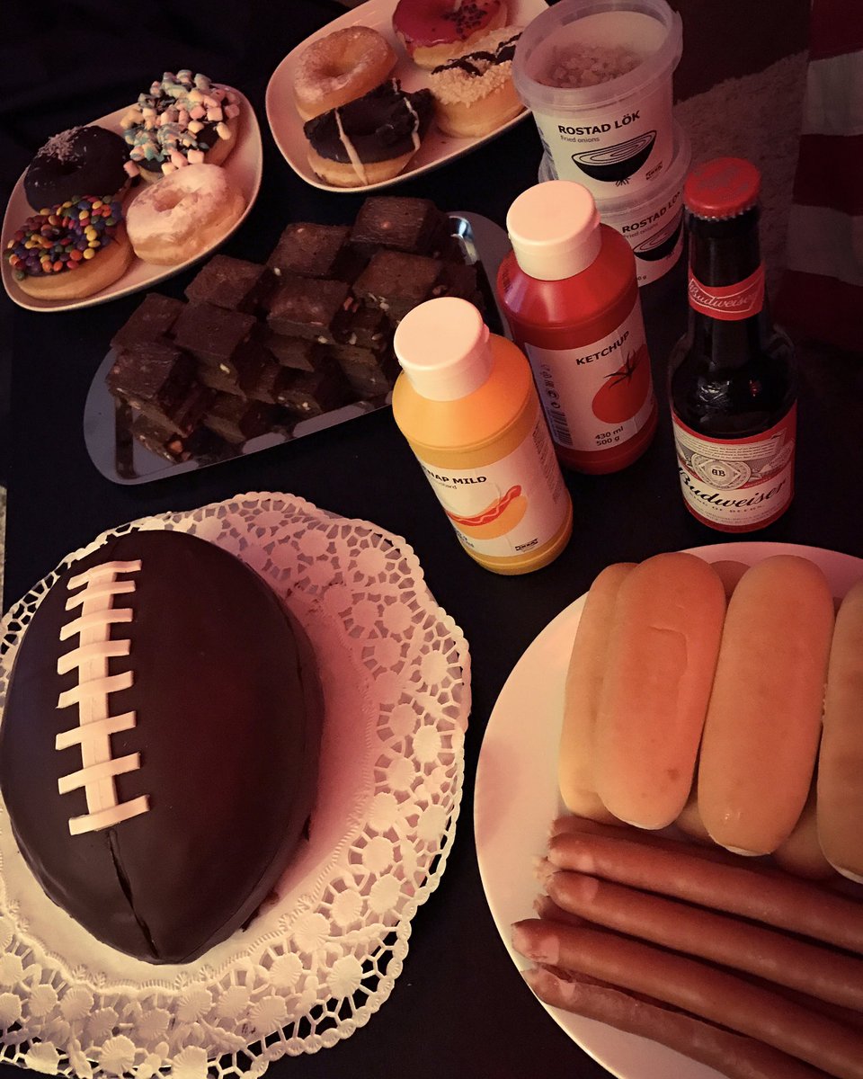 franzmunchinger's tweet photo. Wir wรคren dann soweit... ๐๐ญ๐บ๐ฉ๐
#ready2party #selfmadesunday #hungrig #SuperBowl #ausliebezufootball
#ranSB51 #SuperBowl2017 #ranSB51 #SB51 https://t.co/K6Lk2Zb79U
