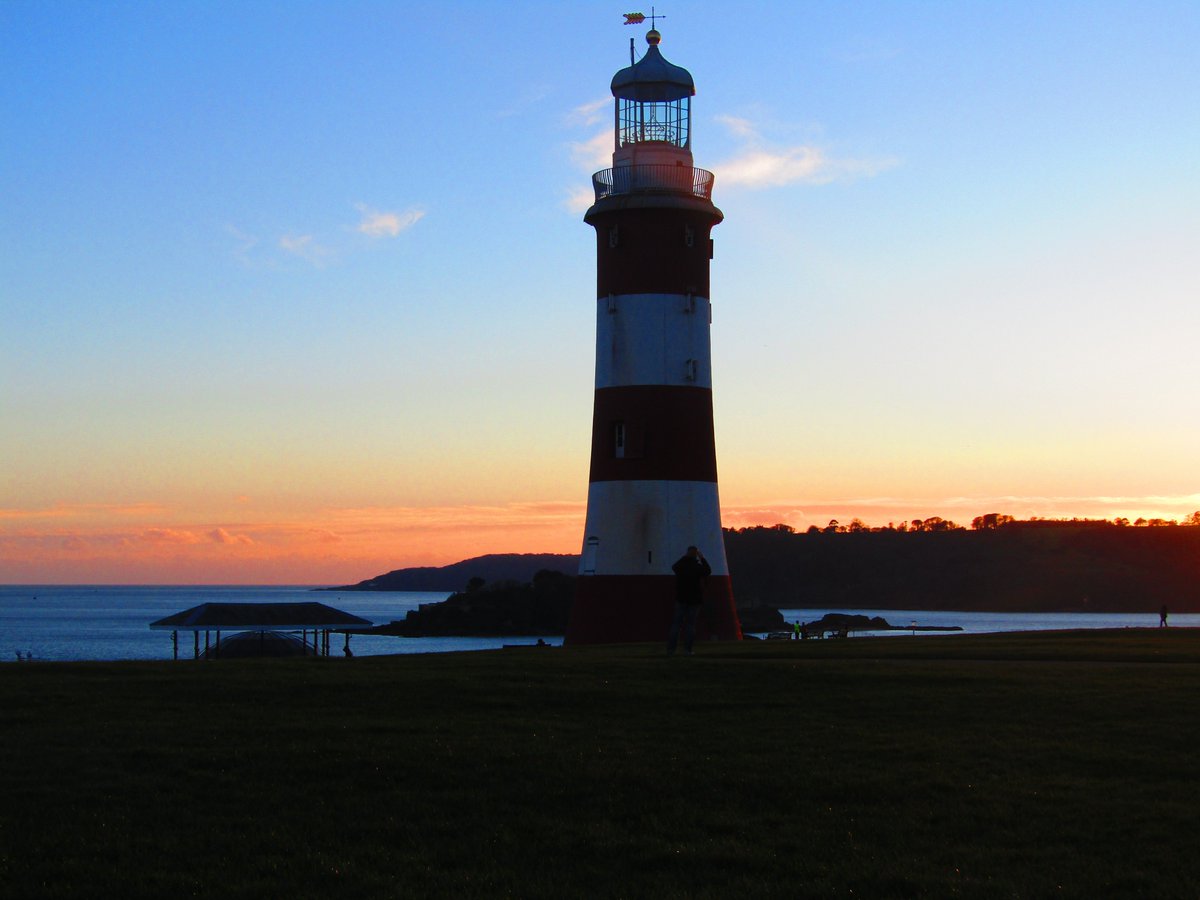 mxeyy_'s tweet photo. Taken this eve from The Hoe #plymouth #devon @RealPlymouth @britainsocean @PlymouthHerald @visitplymouth @PlymBarbican @PlymHoe https://t.co/9BgrUBnZ4j