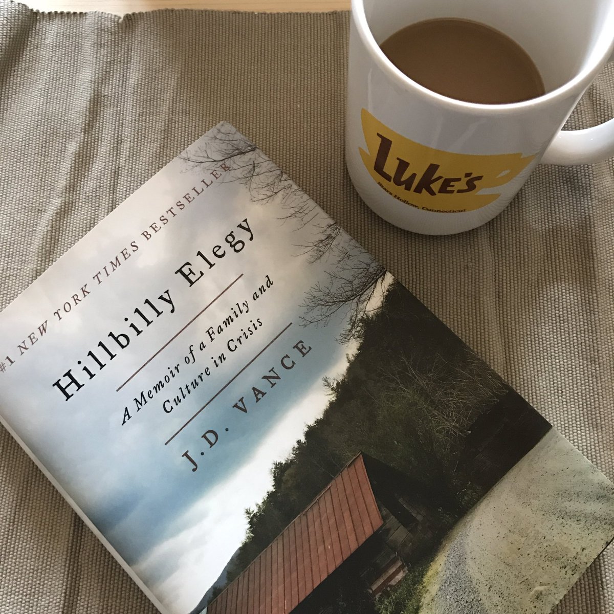 tiny_circles's tweet photo. Sunday plans 👇 We'll be talking about Hillbilly Elegy on an episode later this month. Send us your take: tinycirclespodcast@gmail.com. https://t.co/hzqxCcX6U2