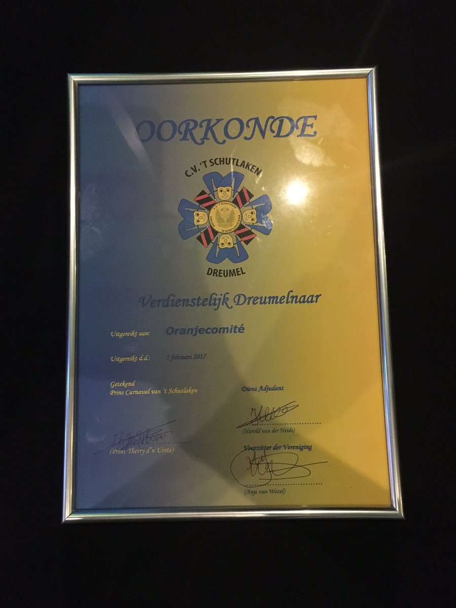 Wat zijn wij trots! Het Oranjecomité  is uitgeroepen tot verdienstelijk Dreumelnaar. <a href="/schutlaken/">CV 't Schutlaken</a> en prins Therry d'n Urste bedankt!