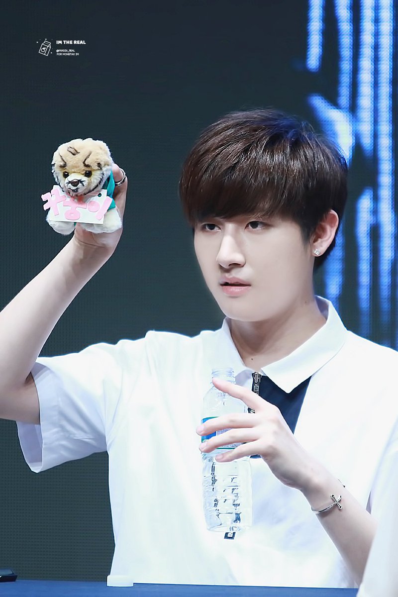 mnstxarchive's tweet photo. 150719 ϟ IM THE REAL https://t.co/Zd0d5e2dFu