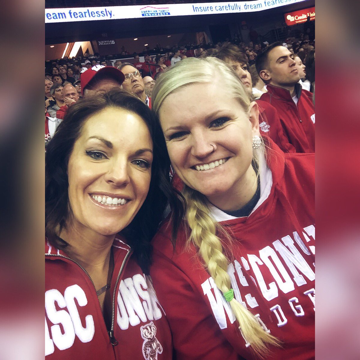 amygolzzz's tweet photo. #Badgers #OnWisconsin  #getembucky #heronlyblondefriend 💁🏼 https://t.co/O8carNfmki