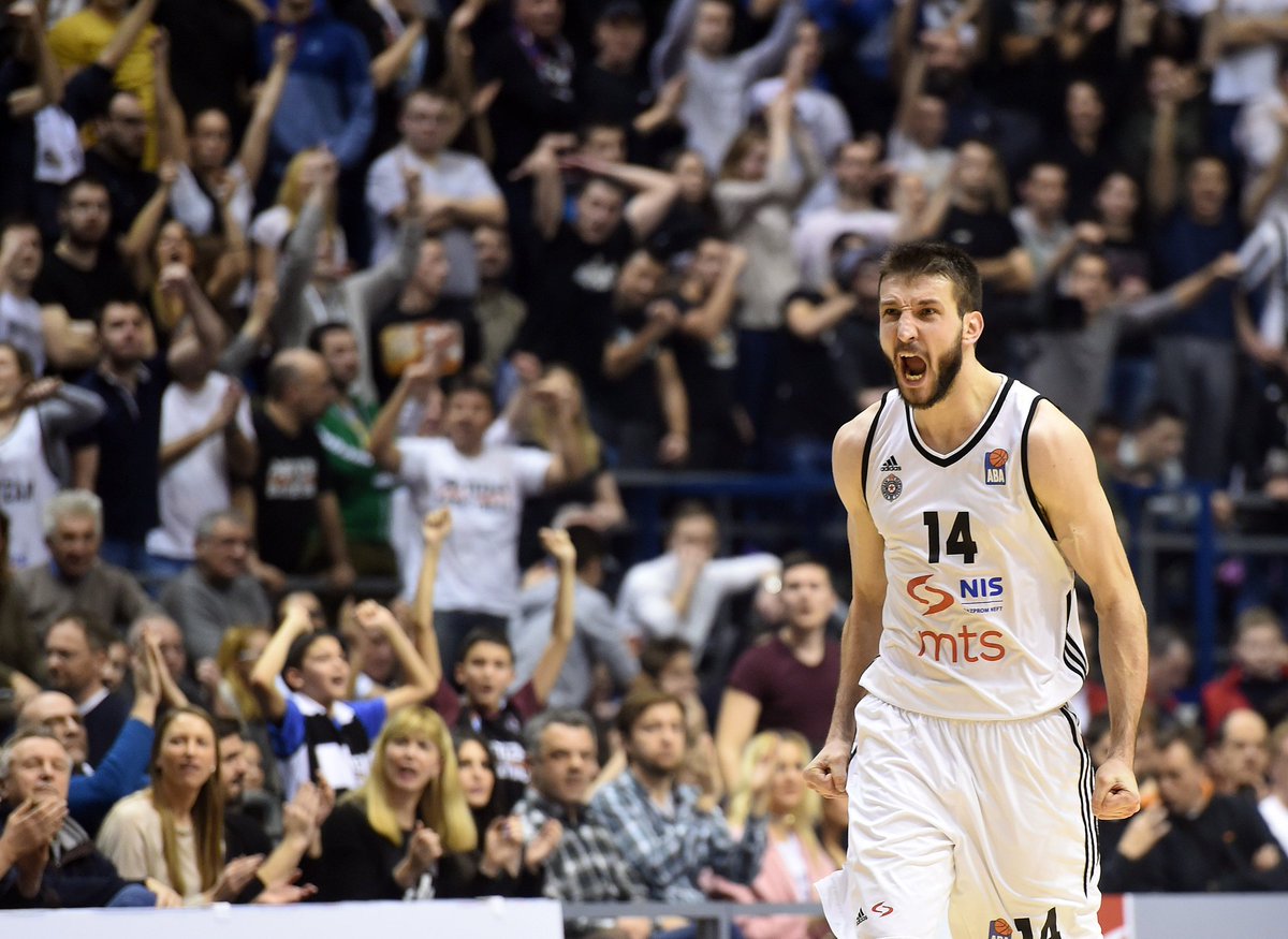 PartizanBC's tweet photo. Pobeda crno-belih!!! 

Partizan NIS - @kkcrvenazvezda   86:81

Bravo momci!

#KKPartizan #ABALiga #PARCZV https://t.co/YYMy9IOI62
