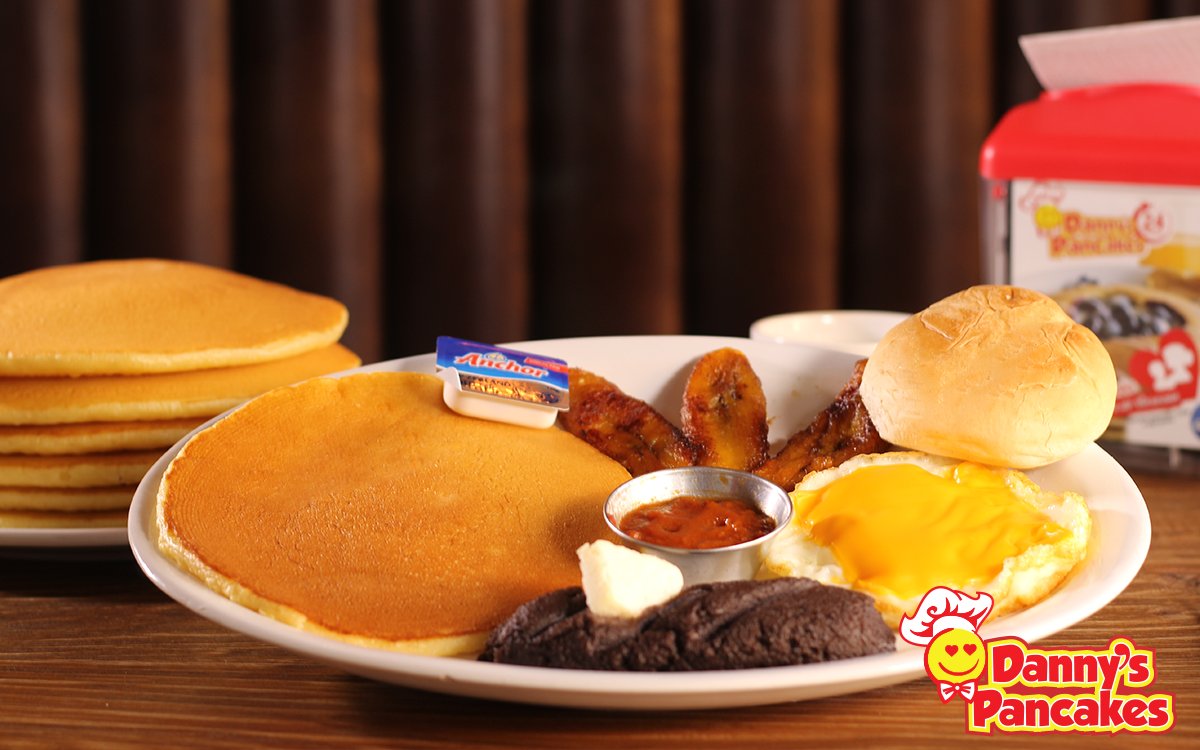 DannysPancakes's tweet photo. 😍El amor también viene en forma de desayuno😍 
✔︎ALL YOU CAN PANCAKE +
✔︎Desayuno Danny's 
Por tan solo Q. 49.95 https://t.co/CzNTjfz6im