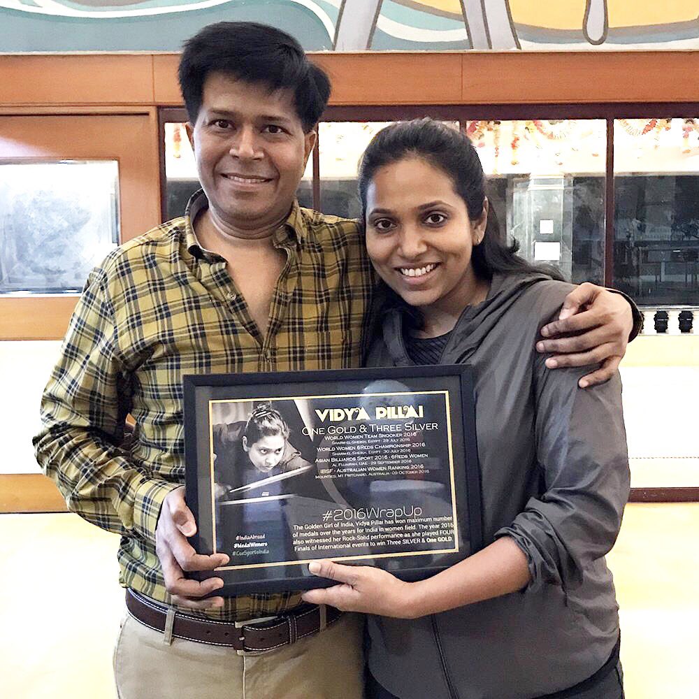 cuesportsindia's tweet photo. Honoured to present token of appreciation to @imvidyapillai under the series #IndiaAbroad #2016WrapUp for her wonderful achievements in 2016 https://t.co/tC5C5NOpVZ