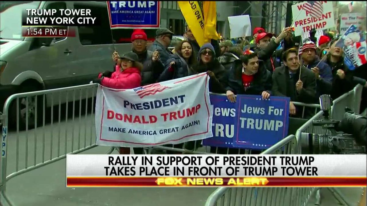 Huge rally in support of Trump C37IefCWcAACwTx