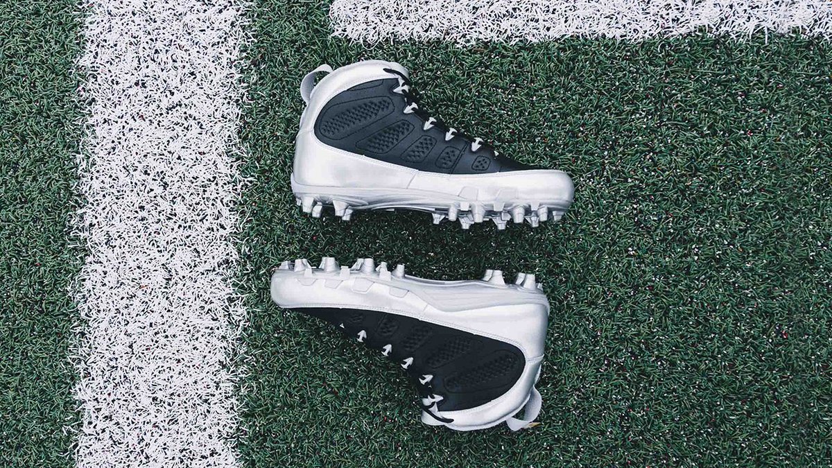 Jumpman23's tweet photo. Dig in.

@DwightFreeney goes for another championship in his #AirJordan IX Retro PE. https://t.co/MR4rgjXa9s