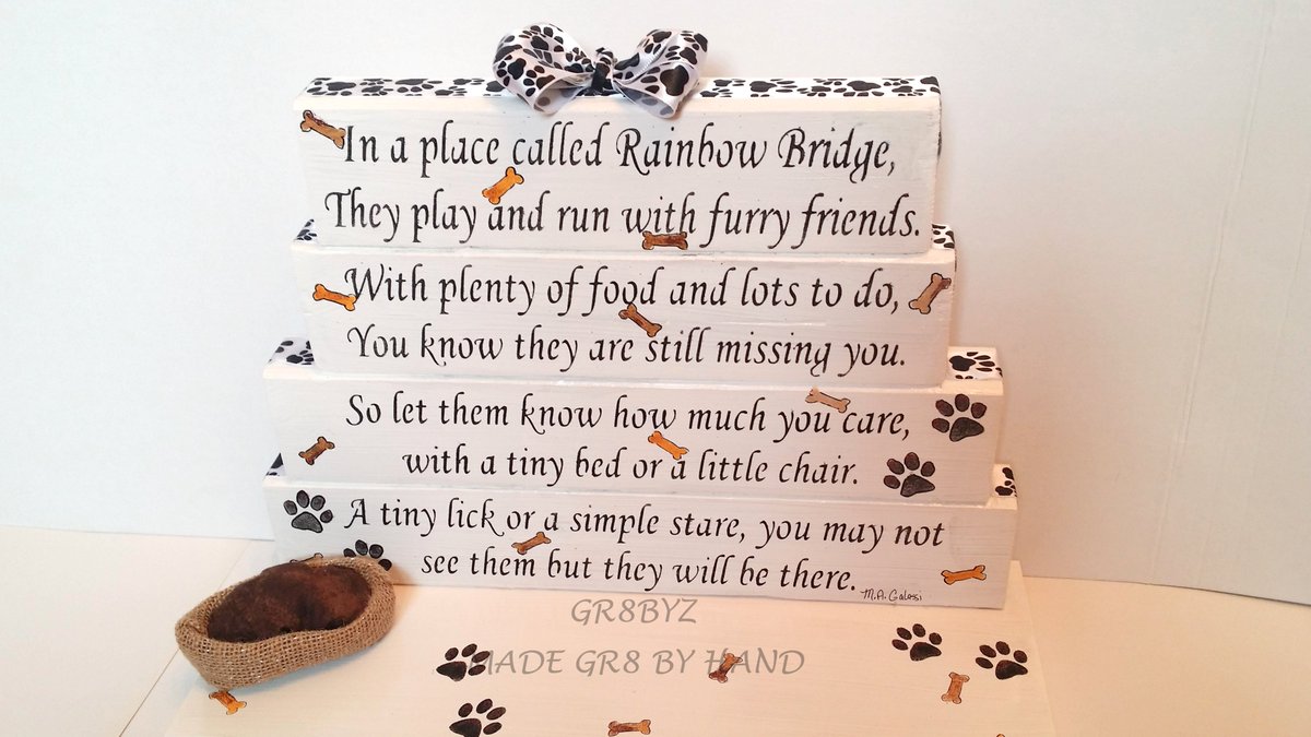 Lynnsgr8byz's tweet photo. Loss of a pet can be hard - get this #memorial #handmade #kprs  https://t.co/s5IbJsdlE1 #handmade #memorial #bereavement #Rainbow https://t.co/2SUo22YFtw