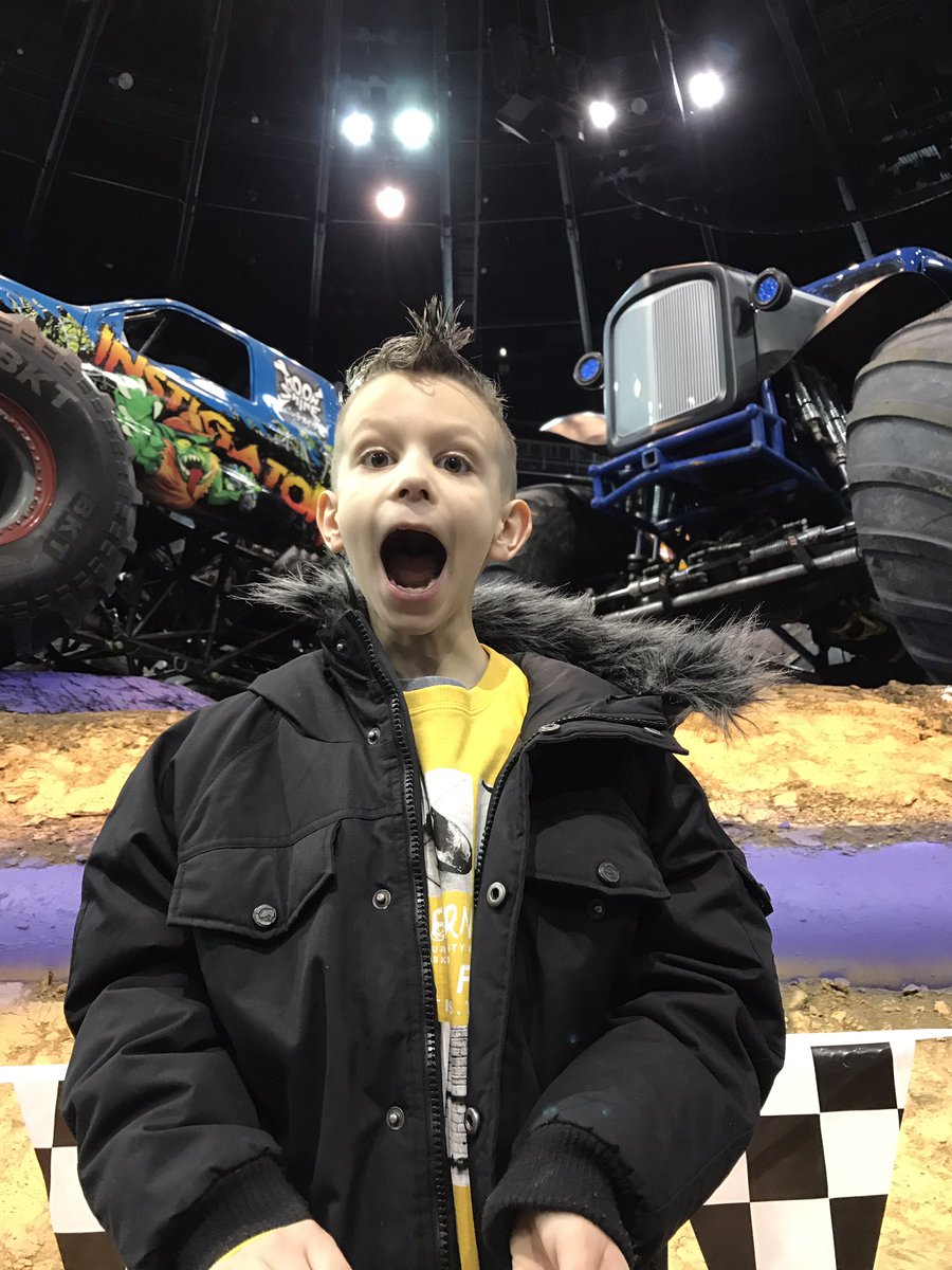 Michell89825444's tweet photo. #MonsterJam https://t.co/10ns9mnWby