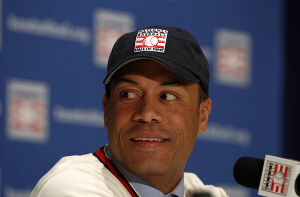 Happy birthday to MLB Hall of Famer Roberto Alomar! 