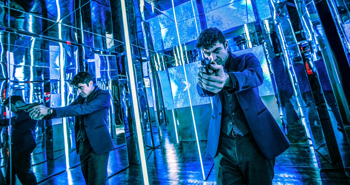 JohnWickUK's tweet photo. Face off. Keanu Reeves is back in action. #JohnWick2 hits cinemas February 17, with previews on Valentine's Day. https://t.co/LgNN6Dt4al