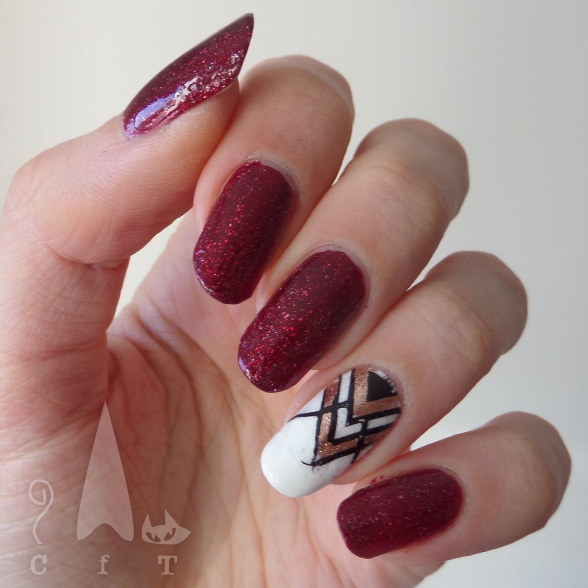 ClawsForThought's tweet photo. Classy geometric style nails for my business trip to Krakow #stampingsunday #nailart https://t.co/TLfq8reR3a #clawsforthought https://t.co/JbWGs3Uc3k
