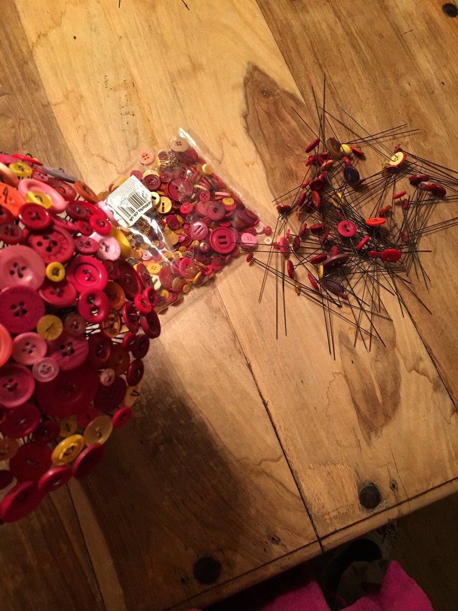 makingmemevents's tweet photo. This weeks creation 😍#wedding #bouquet #HandmadeHour https://t.co/c8QXlrrEYK