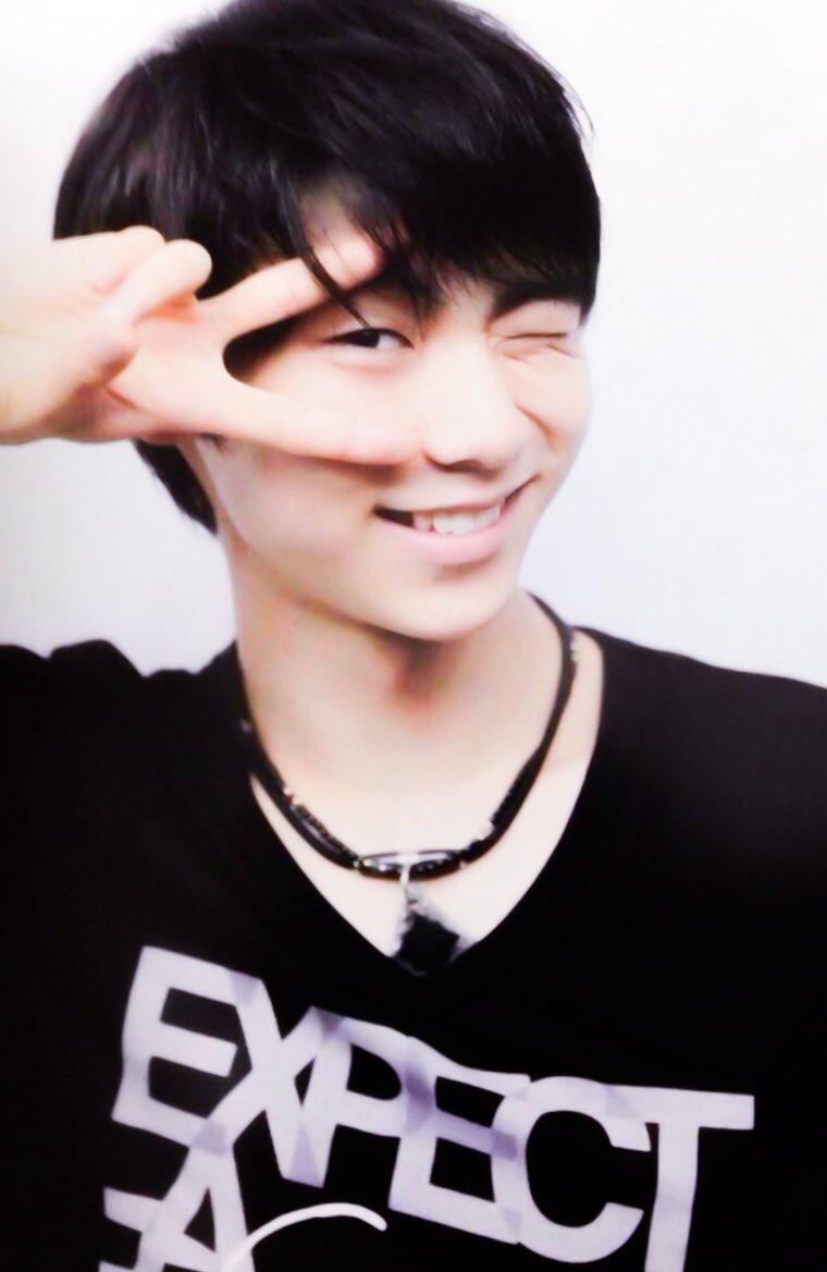 【 sorry I've been dead guys, I'm just going through some stuff at the moment, take this amazing photo of yuzuru hanyu ♡】
