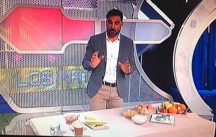 ¿Sabes qué debes comer antes y después de entrenar? En unos momentos <a href="/AsesorLaBascula/">DANI, LA BASCULA</a> nos lo explica en #labascula7 ¡No te lo pierdas!