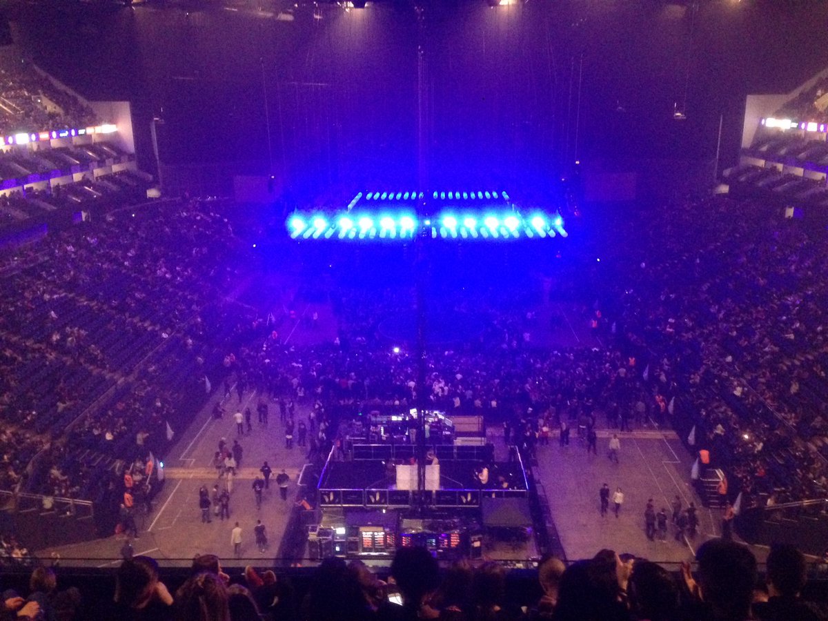 mitchwalkerGK's tweet photo. Come on Drizzy. The mosh pits at the front have started already! #getmeinvolved https://t.co/h07LXIGAxA