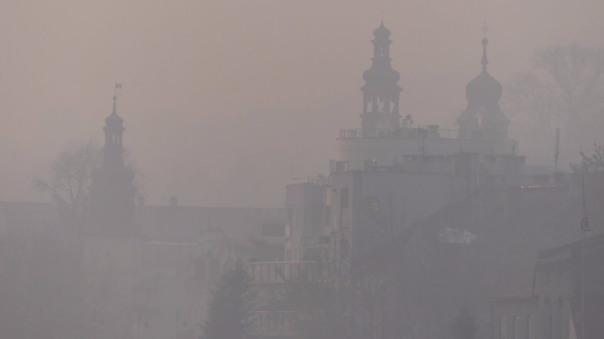 Mateusz Sala On Twitter Epic Air Pollution In Krakow Https T Co Fkrfrwfn54 Smog Cracow Airpollution Toxic Lungdisease Weallgonadiesoon Beijing Beijingdie Https T Co Aa3jka2y9w